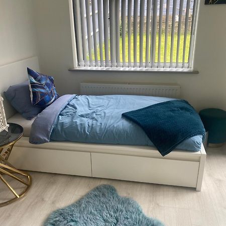 Room With Free Parking Wifi, Town Centre High Wycombe Exterior foto